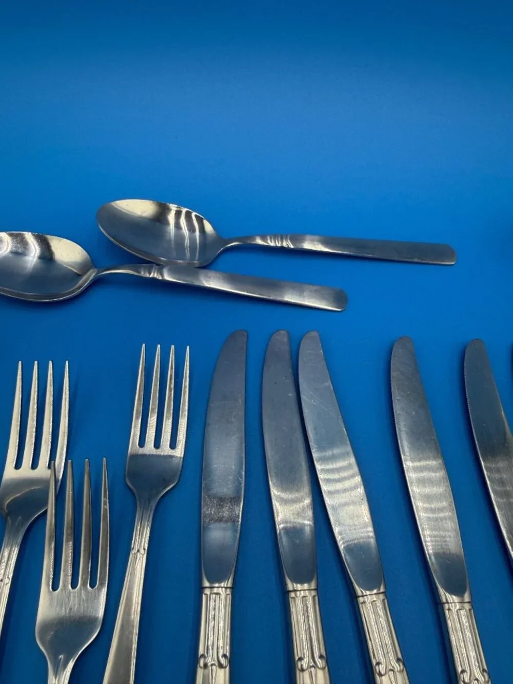 Oneida Satin Accent Flatware Set Spoons Forks Knives 43 Pc Set